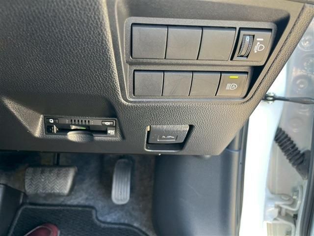 TOYOTA YARIS HYBRID 2023