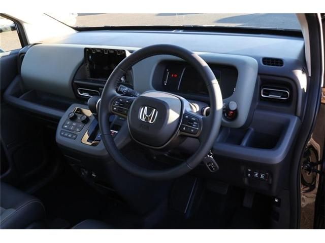 HONDA FREED e:HEV 2025