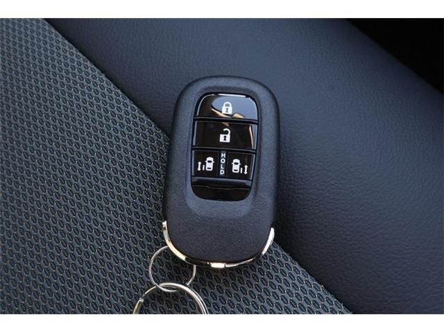 HONDA FREED e:HEV 2025