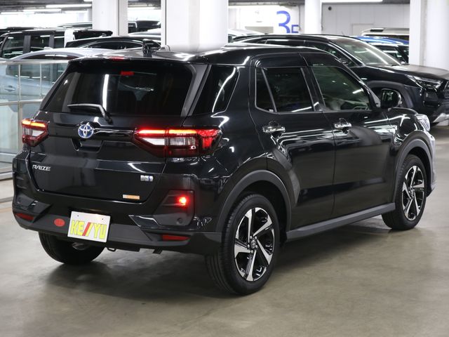 TOYOTA RAIZE HYBRID 2022