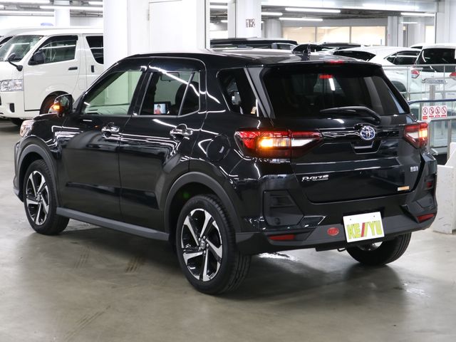 TOYOTA RAIZE HYBRID 2022