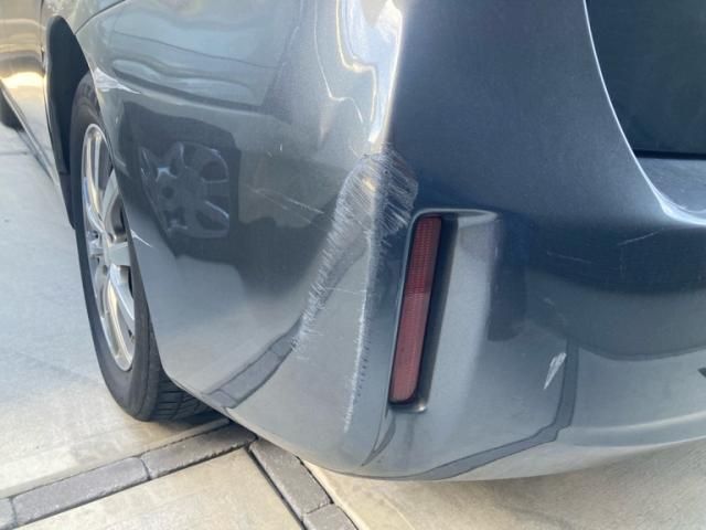 TOYOTA PRIUS Alpha 2011