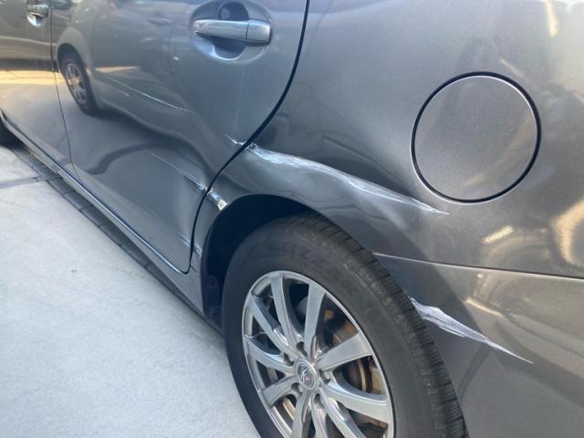 TOYOTA PRIUS Alpha 2011