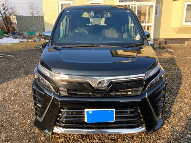 TOYOTA VOXY 4WD 2020