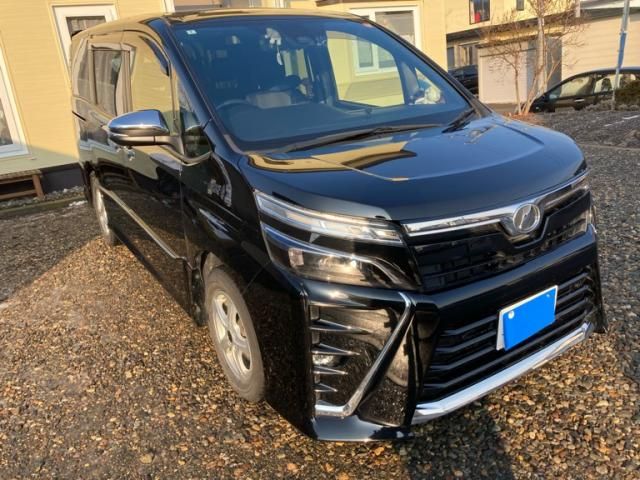 TOYOTA VOXY 4WD 2020