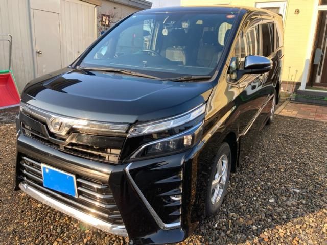 TOYOTA VOXY 4WD 2020