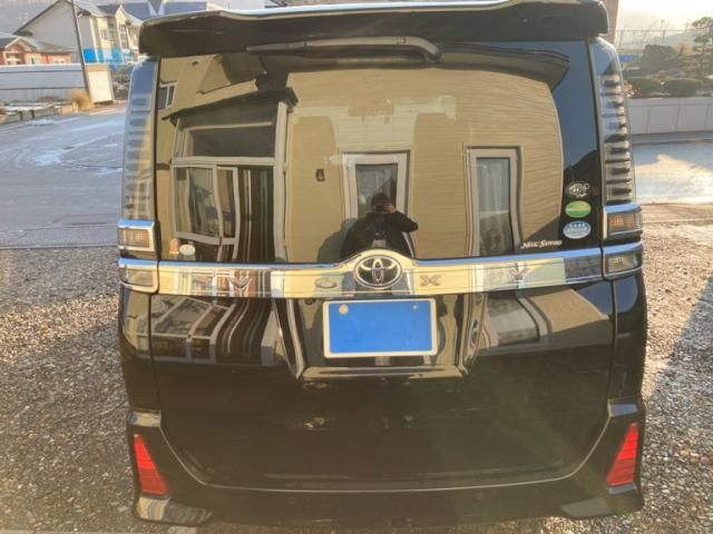 TOYOTA VOXY 4WD 2020