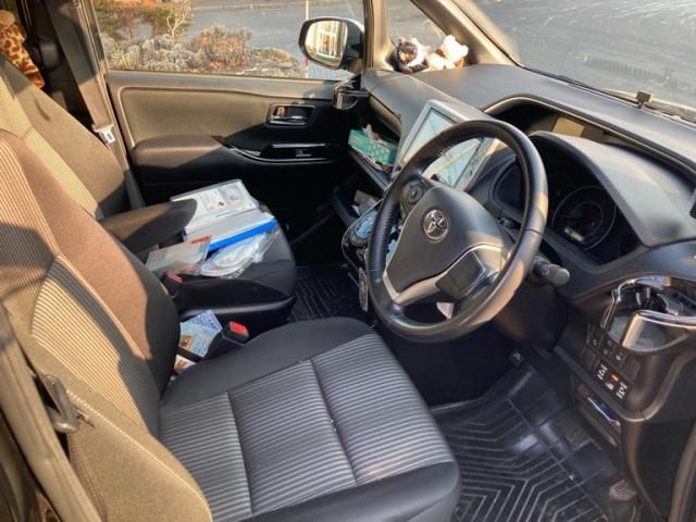 TOYOTA VOXY 4WD 2020