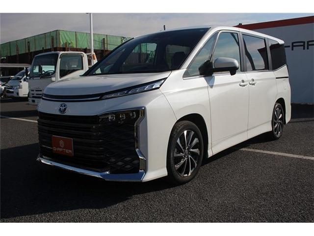 TOYOTA VOXY HYBRID 2025