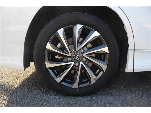 TOYOTA VOXY HYBRID 2025