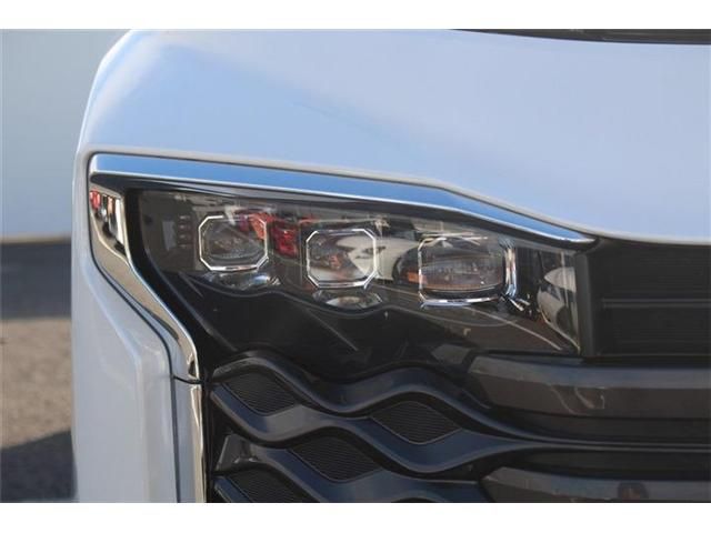 TOYOTA VOXY HYBRID 2025