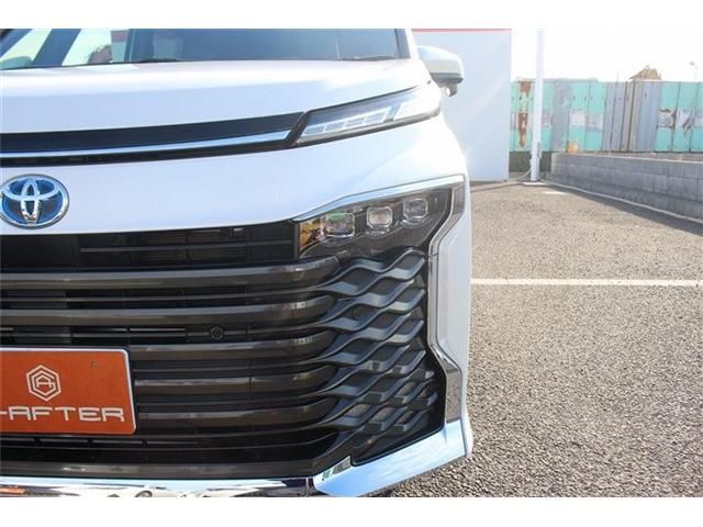 TOYOTA VOXY HYBRID 2025