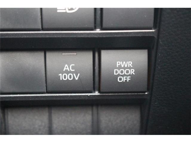 TOYOTA VOXY HYBRID 2025