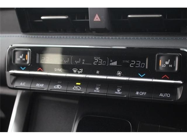 TOYOTA VOXY HYBRID 2025