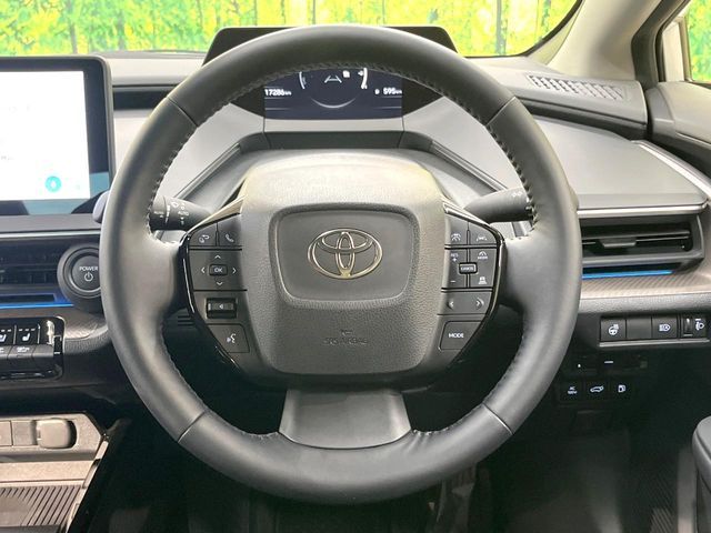 TOYOTA PRIUS 2025