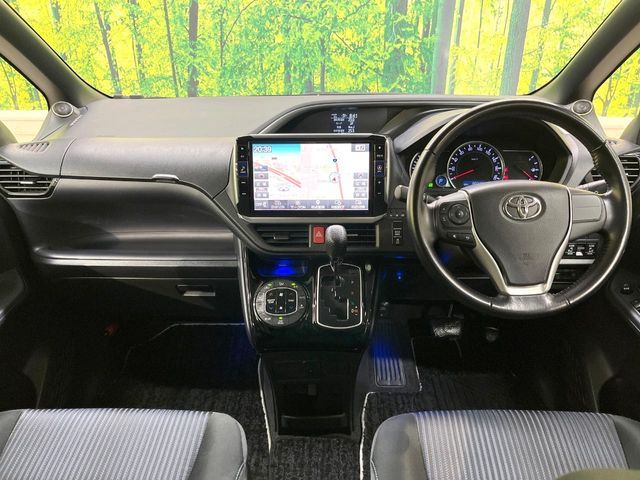 TOYOTA VOXY 2016