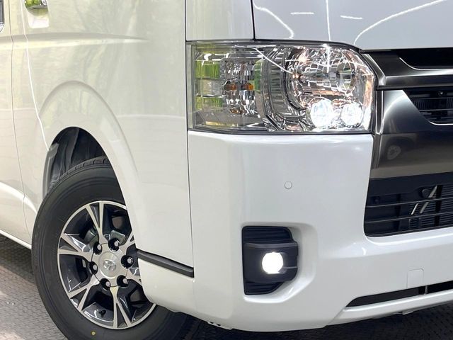 TOYOTA HIACE van 2WD 2025
