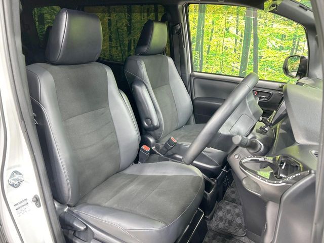 TOYOTA NOAH HYBRID 2021