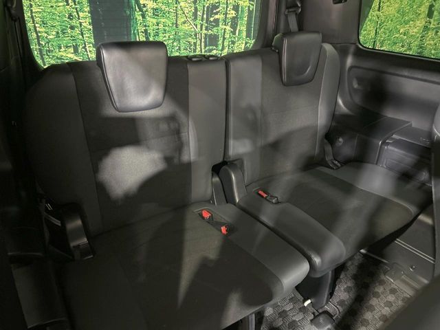 TOYOTA NOAH HYBRID 2021