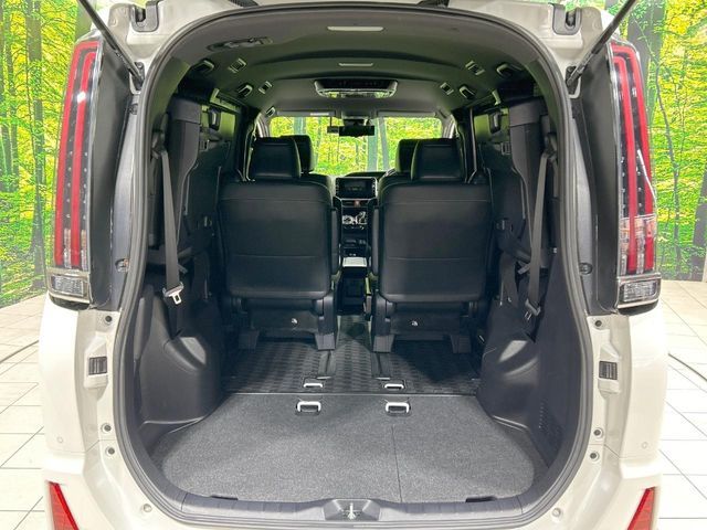 TOYOTA NOAH HYBRID 2021