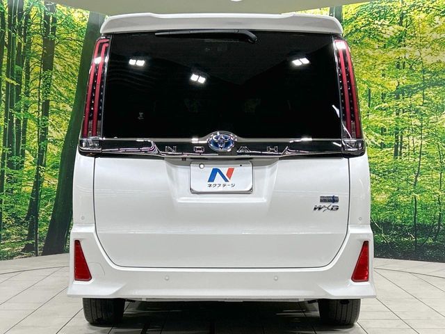 TOYOTA NOAH HYBRID 2021
