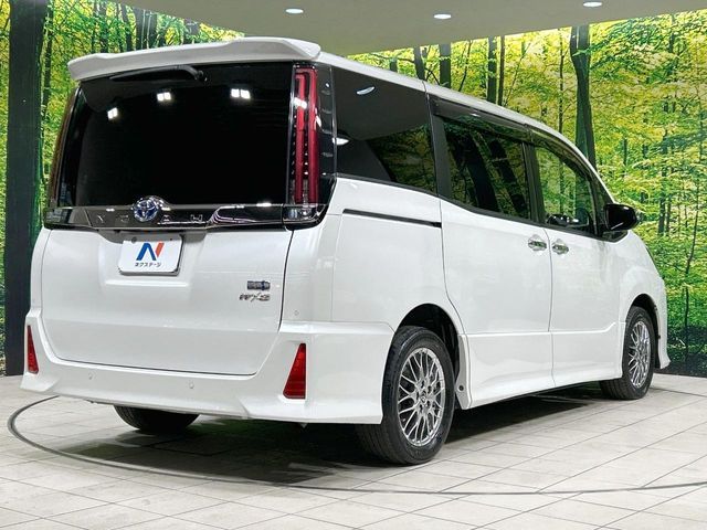 TOYOTA NOAH HYBRID 2021