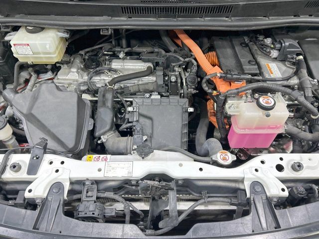 TOYOTA NOAH HYBRID 2021