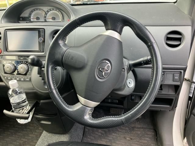TOYOTA SIENTA 2013