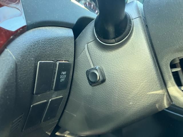 TOYOTA VELLFIRE 2010