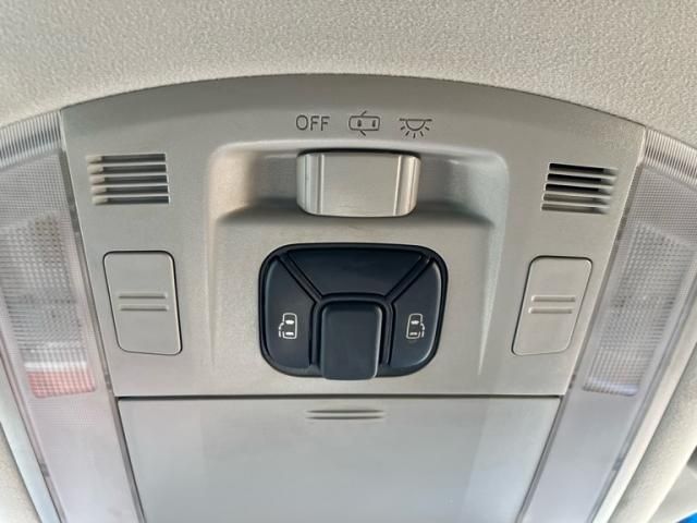 TOYOTA VELLFIRE 2010