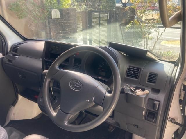 DAIHATSU HIJET CARGO 4WD 2015