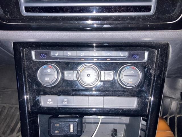 VOLKSWAGEN VOLKSWAGEN GOLF TOURAN 2017