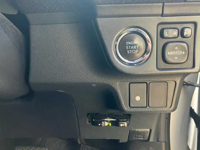 TOYOTA COROLLA FIELDER 2013