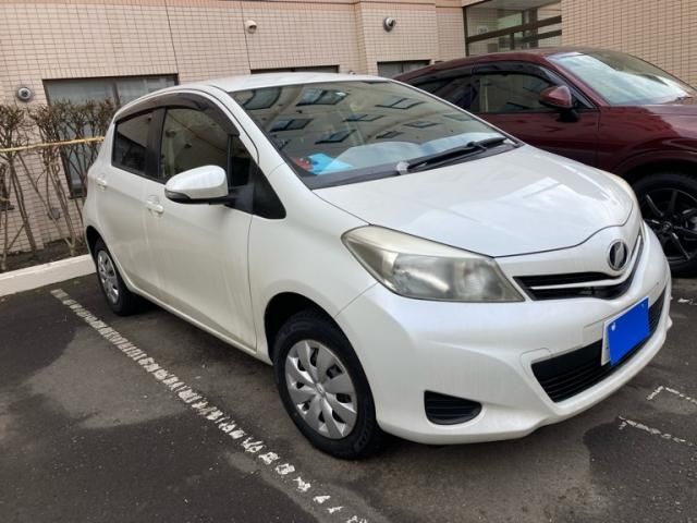TOYOTA VITZ  4WD 2013