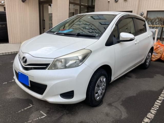 TOYOTA VITZ  4WD 2013