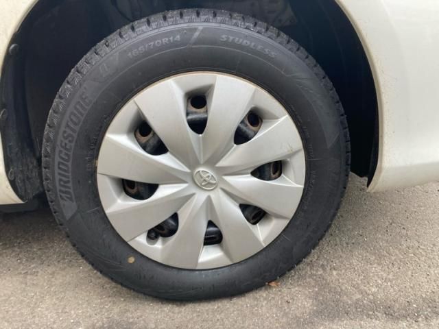 TOYOTA VITZ  4WD 2013