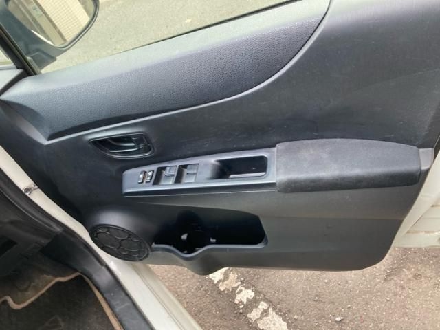 TOYOTA VITZ  4WD 2013