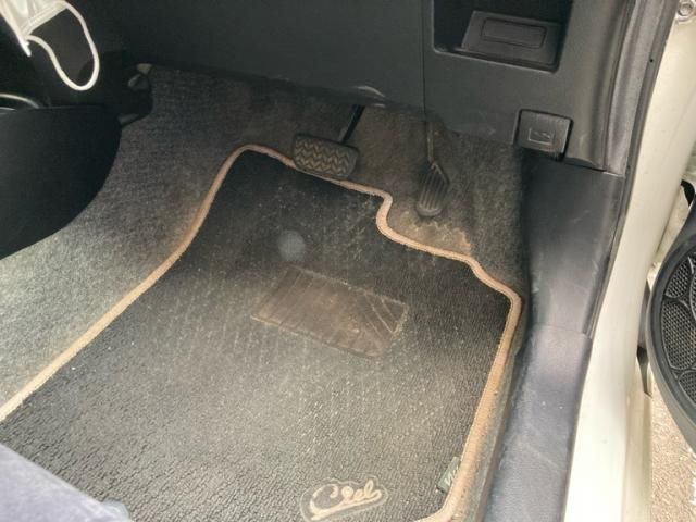 TOYOTA VITZ  4WD 2013