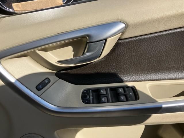 VOLVO VOLVO XC60 2011