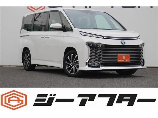 TOYOTA VOXY HYBRID 2025