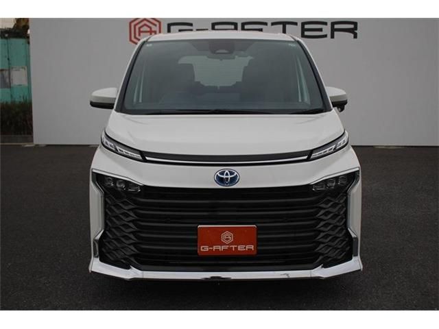 TOYOTA VOXY HYBRID 2025