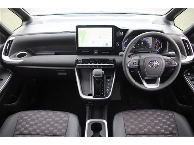 TOYOTA VOXY HYBRID 2025