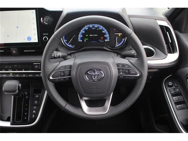 TOYOTA VOXY HYBRID 2025