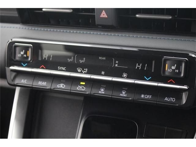 TOYOTA VOXY HYBRID 2025