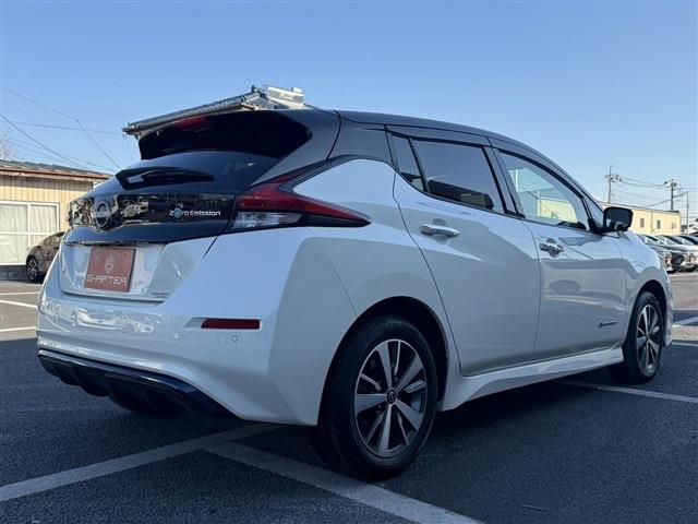 NISSAN LEAF 2021