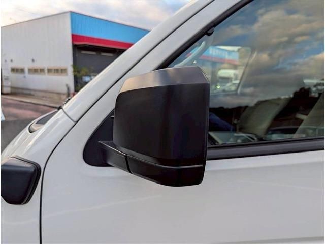 MAZDA BONGO BRAWNY VAN 2025