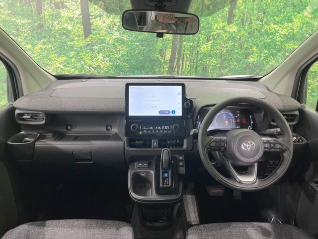 TOYOTA SIENTA HYBRID 2023