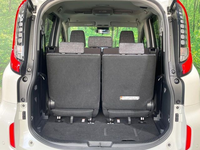 TOYOTA SIENTA HYBRID 2023