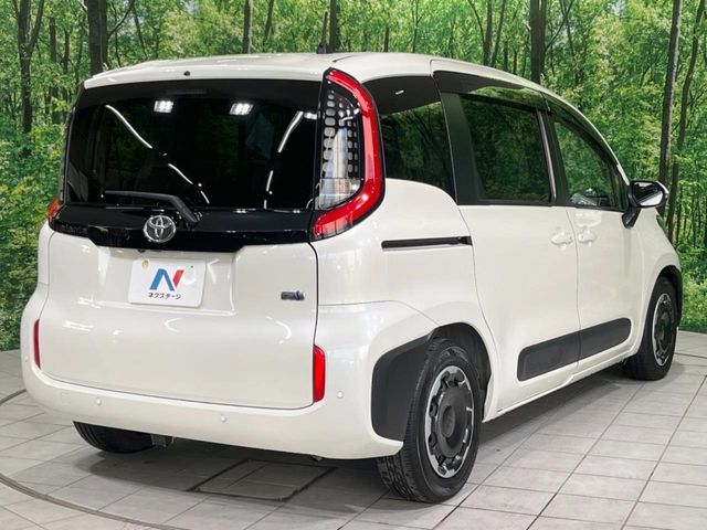 TOYOTA SIENTA HYBRID 2023