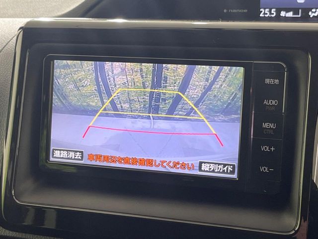 TOYOTA NOAH HYBRID 2015